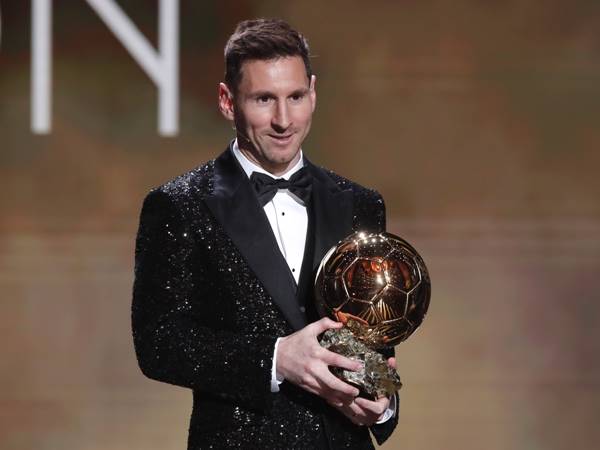 Tin bóng đá chiều 18/10: Messi đứng trước cơ hội giành QBV thứ 8
