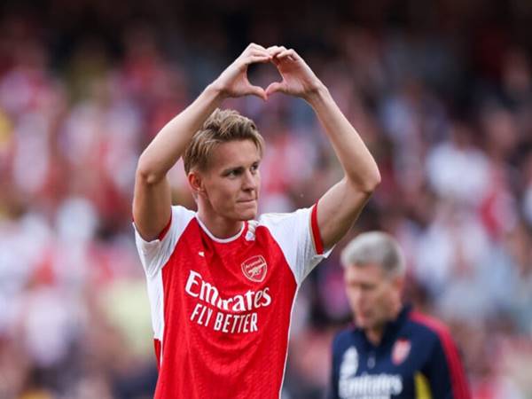 Bóng đá QT trưa 18/11: Arsenal nhận cú hích Odegaard