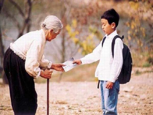 Nằm mơ thấy bà nội đánh con gì may  mắn?