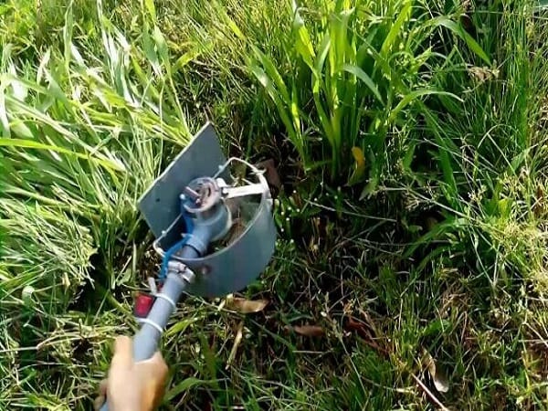 Nằm mơ thấy cắt cỏ bằng máy