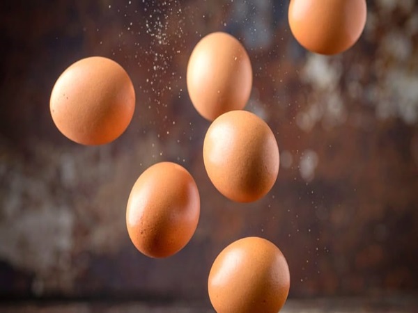 Mơ thấy trứng gà đánh con gì may mắn trúng thưởng?