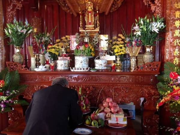 Chiêm bao thấy đám giỗ người lạ